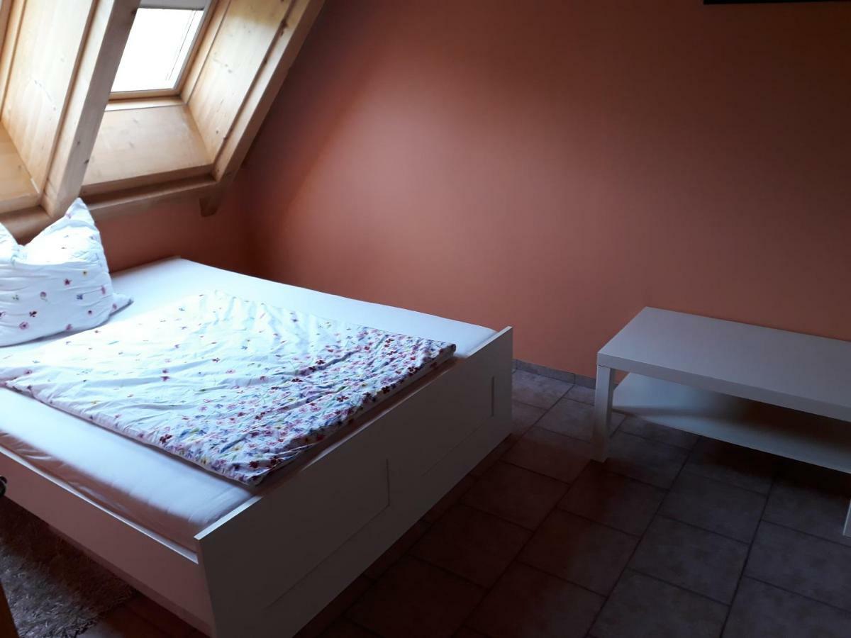 Gaestezimmer In Traumhafter Lage Neben Der Kurstadt 오베르툴바 외부 사진